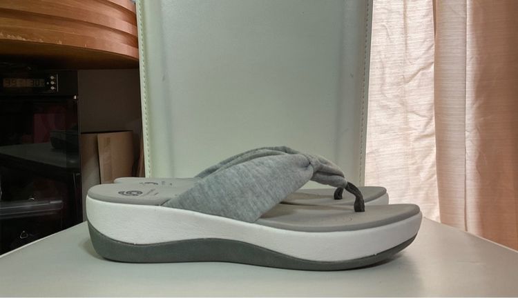 รองเท้าแตะหูหนีบ Clarks รูปที่ 2