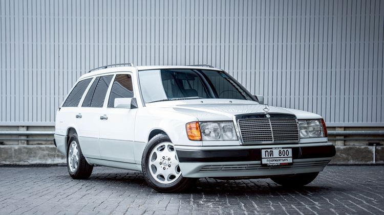 รถ Mercedes-Benz E-Class E230 สี ขาว