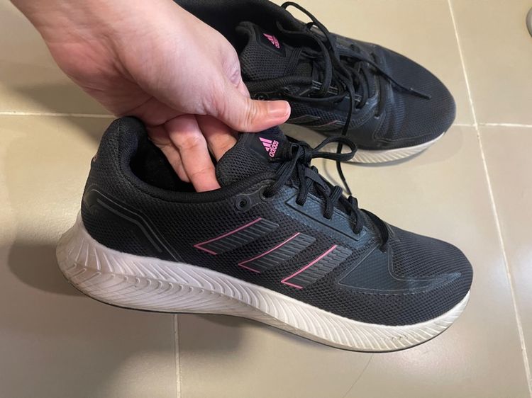 รองเท้า adidas  รูปที่ 4