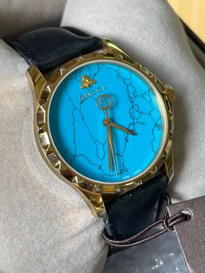 GUCCI G Timeless Coral Blue Dial Leather Strap Men’s Watch 38 mm YA126462 รูปที่ 5