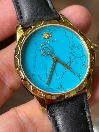 GUCCI G Timeless Coral Blue Dial Leather Strap Men’s Watch 38 mm YA126462 รูปที่ 12