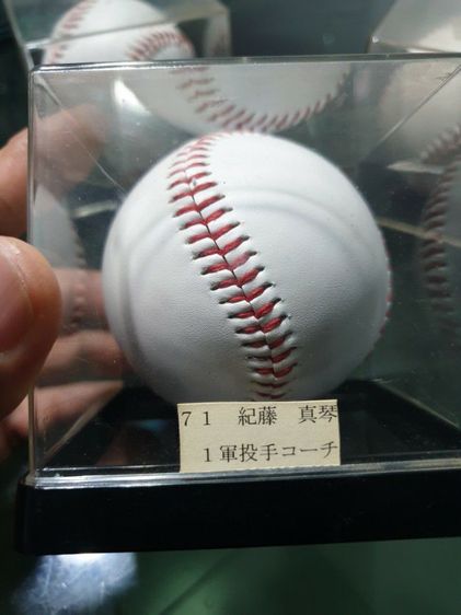 รูปเบสบอลที่ระลึกพร้อมลายเซ็นนักกีฬาเบสบอลชาวญี่ปุ่น made in Japan 5 ลูก เหมาสร้อยคอช่วยเสริมความมั่งคั่ง จากไต้หวัน ใช่ขาย 500 บาทพร้อมส่ง รูปที่ 12