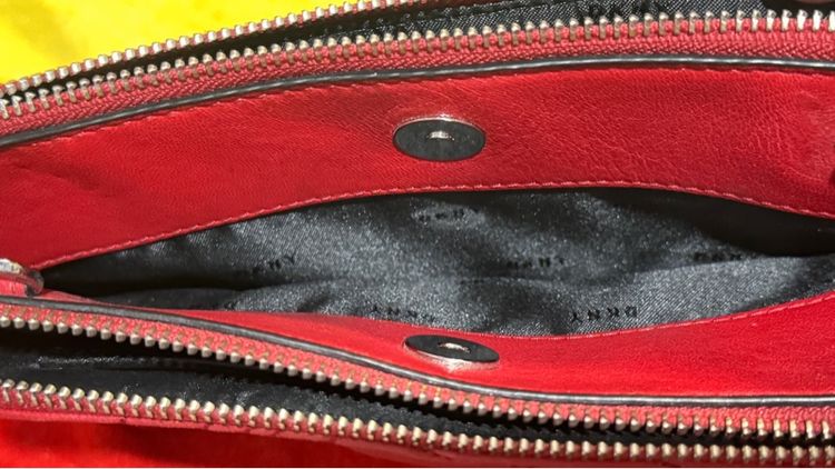 กระเป๋าสะพาย DKNY ของแท้ ซื้อจากช็อป รูปที่ 9