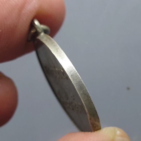 เหรียญพระราชทาน ร.9 พิมพ์ตื้น เนื้อเงิน ปี 2493 เลข ๙ หางสั้น หายาก รูปที่ 5