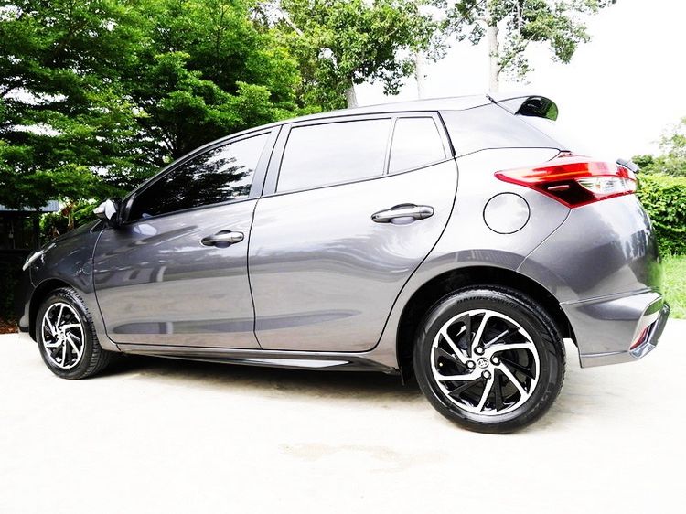 Toyota Yaris 2020 1.2 Sport Premium Sedan เบนซิน ไม่ติดแก๊ส เกียร์อัตโนมัติ เทา รูปที่ 3