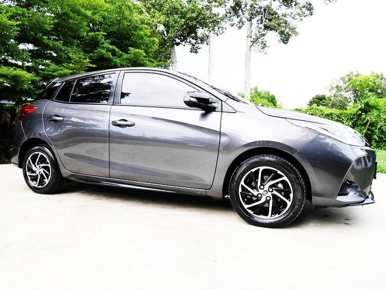 Toyota Yaris 2020 1.2 Sport Premium Sedan เบนซิน ไม่ติดแก๊ส เกียร์อัตโนมัติ เทา รูปที่ 2