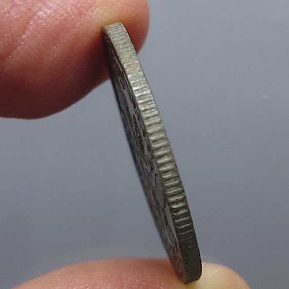 เหรียญดีบุก 50 สตางค์ พระบรมรูป ร.๘ - ตราพระครุฑพ่าห์ (พระเศียรโต) พ.ศ.2489 ผ่านใช้ สภาพสวย หายาก รูปที่ 5