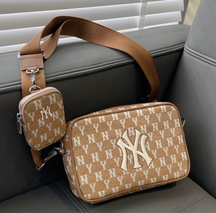 กระเป๋า MLB สีเบจ รูปที่ 3