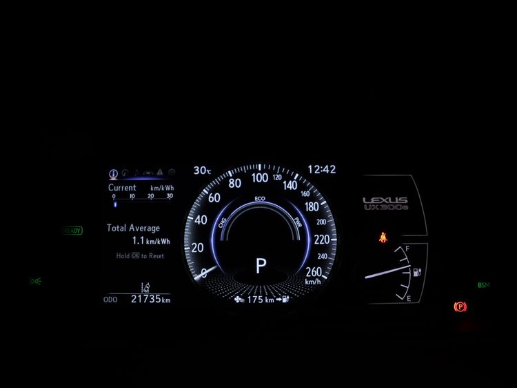 Lexus UX300e 2021 0.0 Premium Utility-car ไฟฟ้า ไม่ติดแก๊ส เกียร์อัตโนมัติ ดำ รูปที่ 4