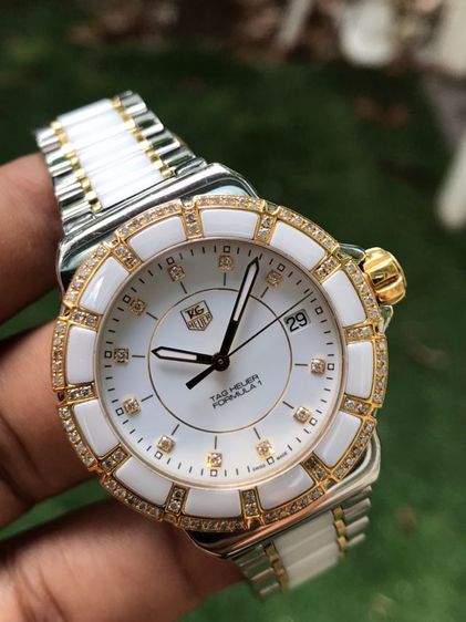 Tag​ Heuer​ ​F1Quartz 2k Gold White Ceramic Full Diamond White Dial WAH1221(36mm.)🇨🇭🇨🇭
  รูปที่ 6