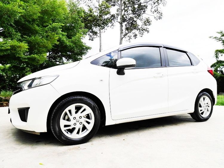 รถ Honda Jazz 1.5 V i-VTEC สี ขาว