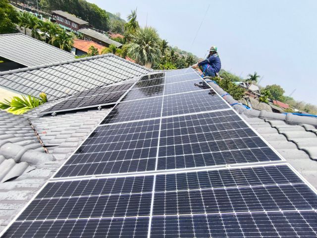 บริการล้างทำความสะอาดแผงโซล่าเซลล์ pm solar ตรวจซ่อมโซล่า