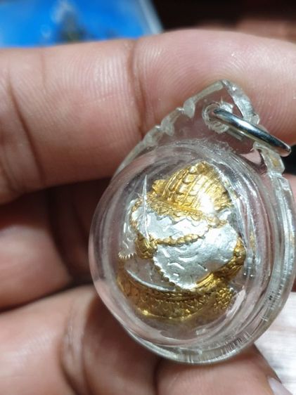 ลูกสะกดหนุมาน หลวงพ่อจอน วัดบุญฤิทธิ์ โคราช สามกษัติย์ อุดมสารใต้ฐานพร้อมเลี่ยม เลี่ยมด้านหลังแตกเป็นตำหนิ พระแท้ดูง่าย ตอกโค๊ตหมายเลขชัดเจน รูปที่ 11