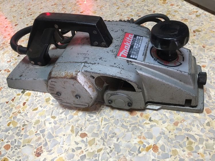 กบไสไม้ 5 นิ้ว makita 1804N พร้อมใช้งานแท้ รูปที่ 4