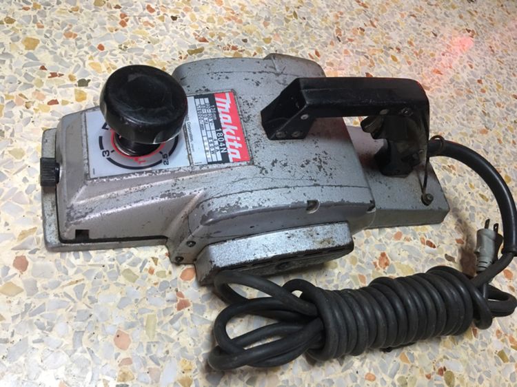 กบไสไม้ 5 นิ้ว makita 1804N พร้อมใช้งานแท้