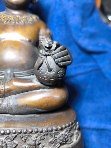 กุมารทองรุ่นเปิดโลกมหาเฮง ปี2546 หลวงพ่อดำ วัดสันติธรรม ขนาดบูชา5นิ้ว21ใน299ตน รูปที่ 8