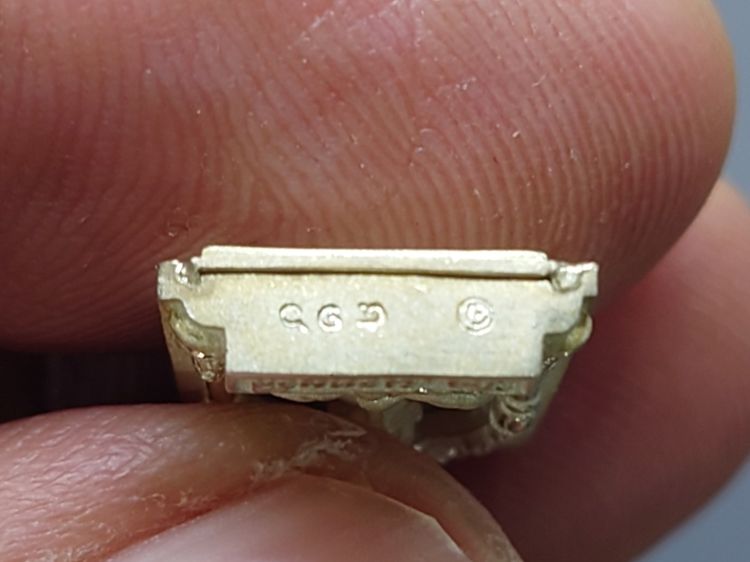 สมเด็จพระพุฒาจารย์ (โต พรหมรังสี) พิมพ์คะแนน เนื้อเงินขัดเงา พ่นทราย อนุสรณ์ ๑๒๘ ปี วัดเกศไชโย พ.ศ.2543 กล่องเดิม รูปที่ 7