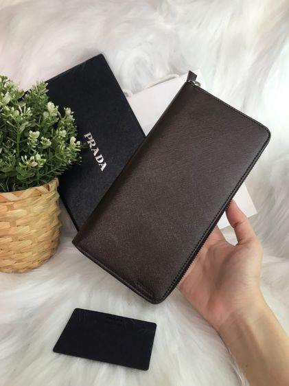 Prada แท้