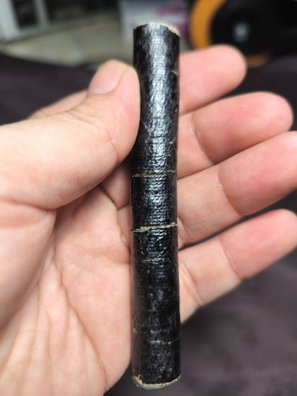 ตะกรุดโทนมหาปราบ หลวงพ่อปาน วัดมงคลโคธาวาส(วัดบางเหี้ย) สมุทรปราการ เนื้อตะกั่วถักเชือกลงรัก สร้างปี 2420-2453 เก่าถึงยุคแบบฉบับ100ปี