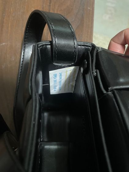 กระเป๋าคอสบอดี้ของBottega Veneta💯📌📌 รูปที่ 8