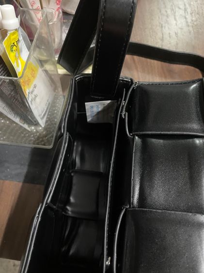 กระเป๋าคอสบอดี้ของBottega Veneta💯📌📌 รูปที่ 14