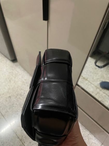 กระเป๋าคอสบอดี้ของBottega Veneta💯📌📌 รูปที่ 13