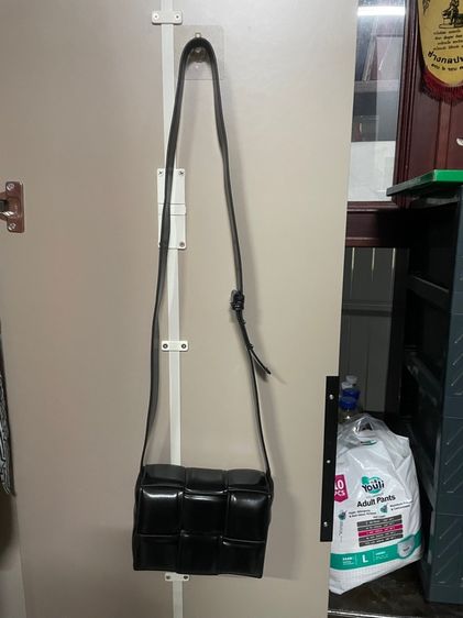 ไม่ระบุ ดำ หนังแท้ กระเป๋าคอสบอดี้ของBottega Veneta💯📌📌