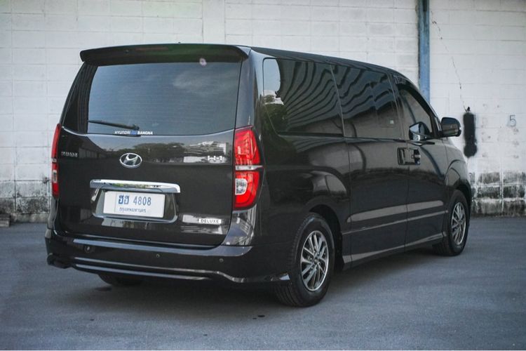 Hyundai H-1 2018 2.5 Deluxe Van āļāļĩāđāļāļĨ āđāļāļĩāļĒāļĢāđāļāļąāļāđāļāļĄāļąāļāļī āļāđāļģāļāļēāļĨ āļĢāļđāļāļāļĩāđ 3