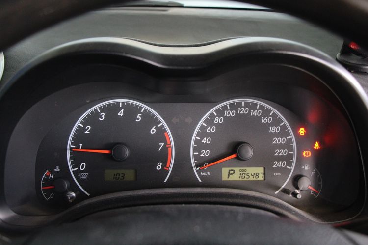 Toyota Altis 2012 1.8 E Sedan เบนซิน ไม่ติดแก๊ส เกียร์อัตโนมัติ บรอนซ์เงิน รูปที่ 4