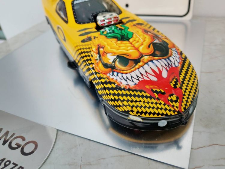 รถ oakley funny car Scotty Cannon สีเหลือง รูปที่ 6