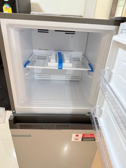 ตู้เย็นโตชิบา 6.4Q สีเทา (เปลี่ยนตัวใหม่ให้ทันทีหากเสียภายในเดือน) รูปที่ 4