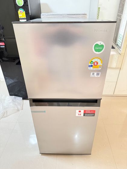 ตู้เย็นโตชิบา 6.4Q สีเทา (เปลี่ยนตัวใหม่ให้ทันทีหากเสียภายในเดือน)
