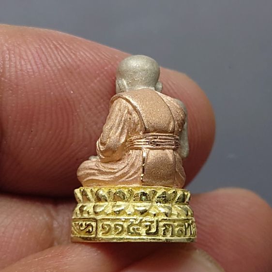 รูปหล่อลอยองค์ หลวงพ่อทวด เหยียบน้ำทะเลจืด เนื้อเงินสามกษัตริย์ รุ่นครบรอบกระทรวงกลาโหม 115 ปี พ.ศ.2545 พร้อมกล่องเดิม รูปที่ 6