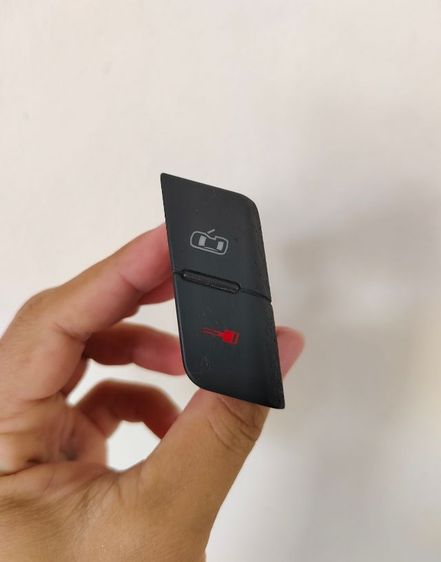 เท้าแขนคอนโซลกลาง Audi A4 B6-B7 2.0 2.4 ปี 2001 2006 และ ช่องใส่ของพร้อมช่องจุดบุหรี่ในตัว ตรงรุ่น A4 B6-B7 สวิคเซ็นทรัลล็อคประตูคนขับA4 B6 รูปที่ 7