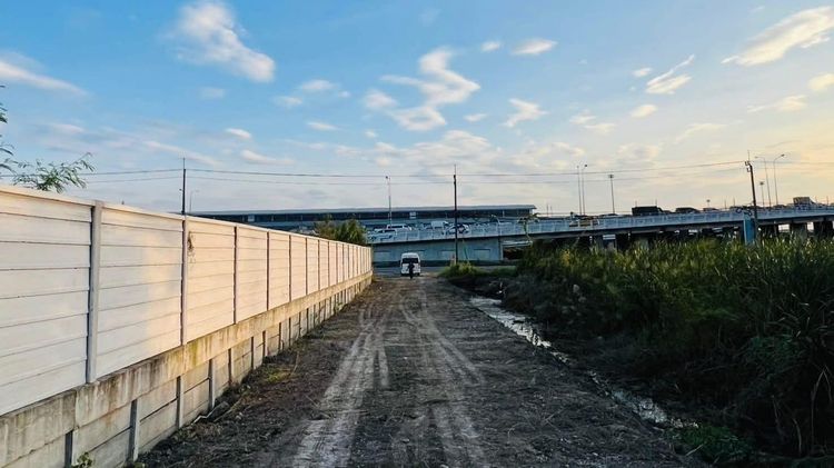 ที่ดินว่างเปล่าถมแล้ว กันรั้วแล้ว (ลาดกระบัง) 320 ตร.ว. ใกล้สนามบินสุวรรณภูมิ รูปที่ 3