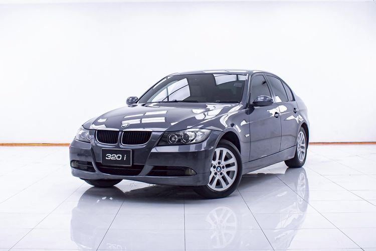 รถ BMW Series 3 320i สี เทา