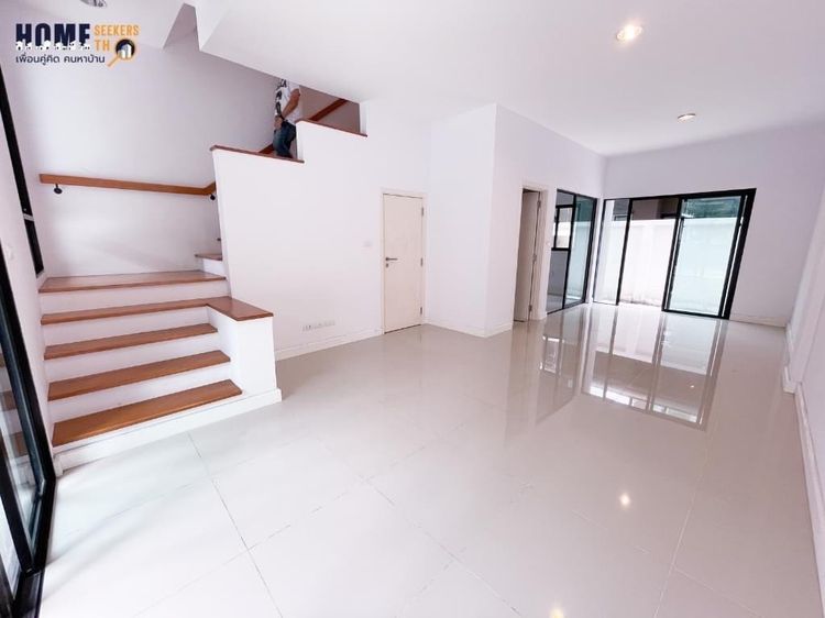 ไม่ใช่ ฟลอร่าวงศ์สว่าง ทาวน์โฮม3.5 ชั้นบ้านใหม่ ราคาเหลือเพียง 6.39 ล้าน จาก 6.8 ล้าน รถไฟฟ้าติวานนท์ รูปที่ 4