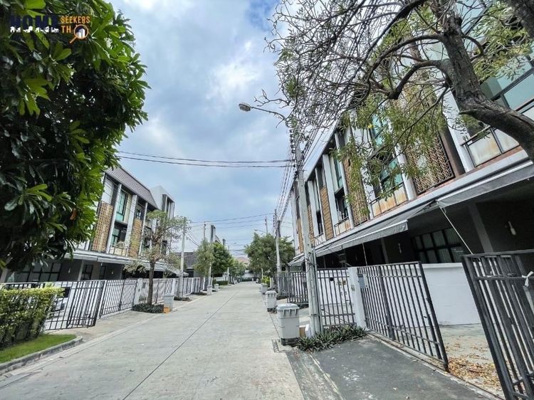 ไม่ใช่ ฟลอร่าวงศ์สว่าง ทาวน์โฮม3.5 ชั้นบ้านใหม่ ราคาเหลือเพียง 6.39 ล้าน จาก 6.8 ล้าน รถไฟฟ้าติวานนท์ รูปที่ 2