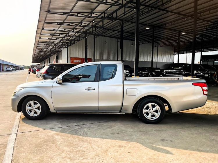Mitsubishi Triton 2016 All New Mega Cab 2.5 GLX Pickup ดีเซล ไม่ติดแก๊ส เกียร์ธรรมดา บรอนซ์เงิน รูปที่ 4