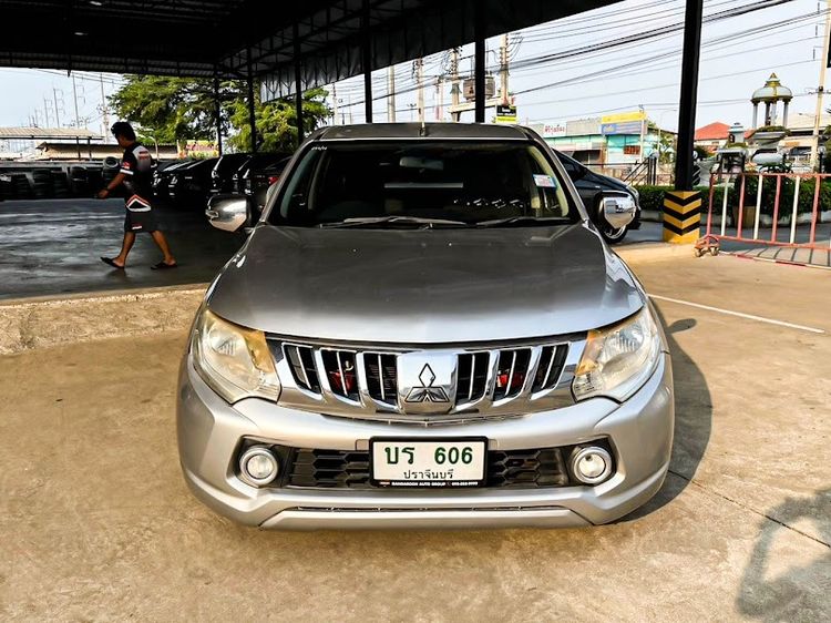 Mitsubishi Triton 2016 All New Mega Cab 2.5 GLX Pickup ดีเซล ไม่ติดแก๊ส เกียร์ธรรมดา บรอนซ์เงิน รูปที่ 2
