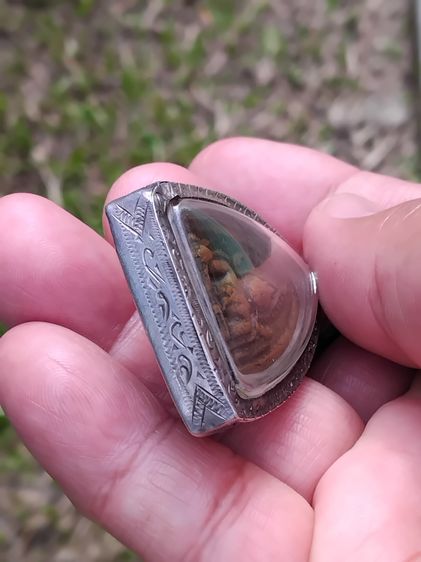 เหรียญหล่อพระพุทธชินราช พิมพ์หยดน้ำใหญ่ หลังจารมือ เนื้อทองผสม (ขันลงหิน) ปี 2510 พิมพ์ คม ชัด สวยสมบูรณ์ เก่า แท้ หายาก เลี่ยมเงินอย่างสวย  รูปที่ 6