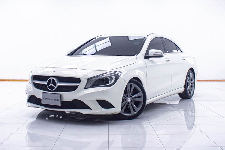 รถ Mercedes-Benz CLA-Class CLA180 สี ขาว