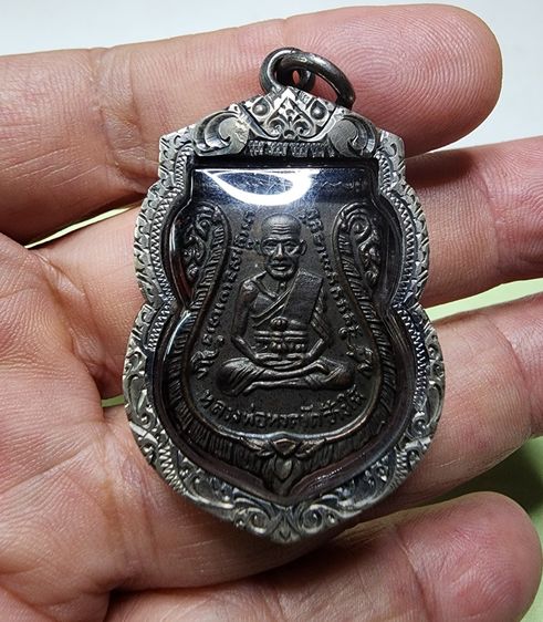 เหรียญหลวงพ่อทวด รุ่น3 ปี2504 หลังพ่อทิม เลี่ยมเงินกันน้ำพร้อมใช้ สวย เก่า แท้ พระจากบ้าน ชอบ สนใจ เชิญทักมาได้ครับ รับประกันแท้ตลอดชีพ