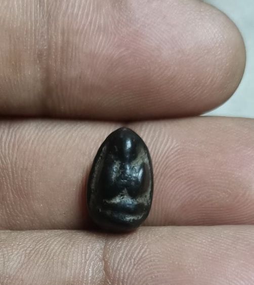 พระปิดตาพิมพ์จิ๋ว เนื้อผงดำ องค์เล็กมาก  รูปที่ 3