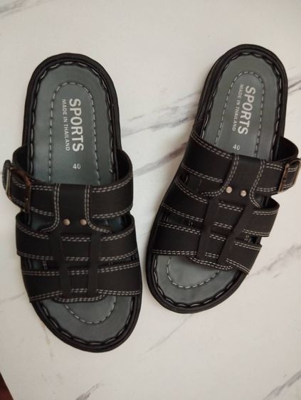 รองเท้าแตะหนัง รองเท้าผู้ชาย หนังเทียมราคาถูก แบบสวม รองเท้าถวายพระ รองเท้าสุภาพ งานทน ง่าย สบาย เก็บปลายทาง รูปที่ 8