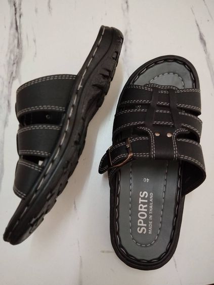 รองเท้าแตะหนัง รองเท้าผู้ชาย หนังเทียมราคาถูก แบบสวม รองเท้าถวายพระ รองเท้าสุภาพ งานทน ง่าย สบาย เก็บปลายทาง รูปที่ 2