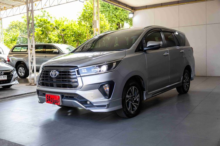 Toyota Innova 2022 2.8 Crysta Utility-car ดีเซล ไม่ติดแก๊ส เกียร์อัตโนมัติ เงิน รูปที่ 3