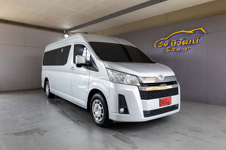 รถ Toyota Commuter 2.8 สี เทา