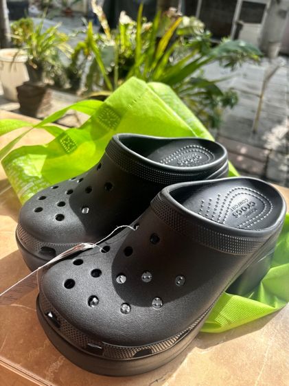 รองเท้าcrocsแท้ รูปที่ 4