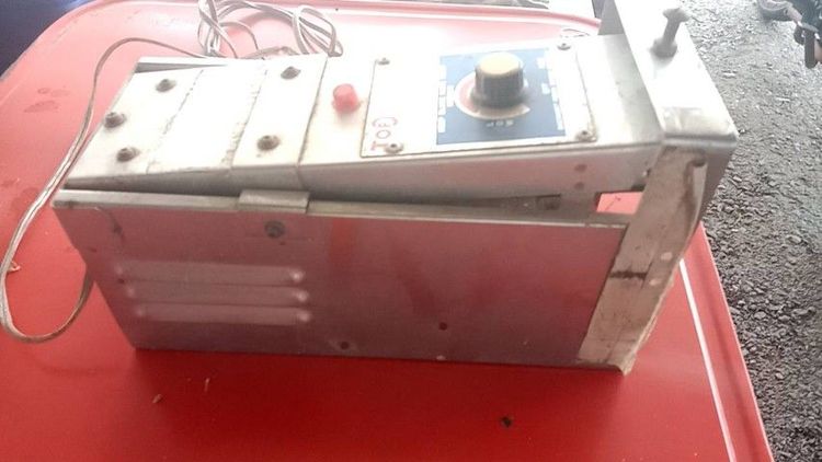 ที่ตัดปากลูกไก่ราคา1500รวมส่งคับผม รูปที่ 3